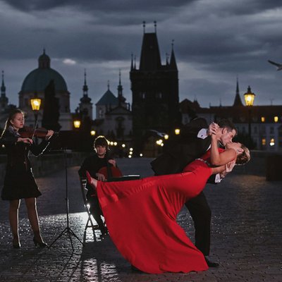 romantic wedding proposal from Prague