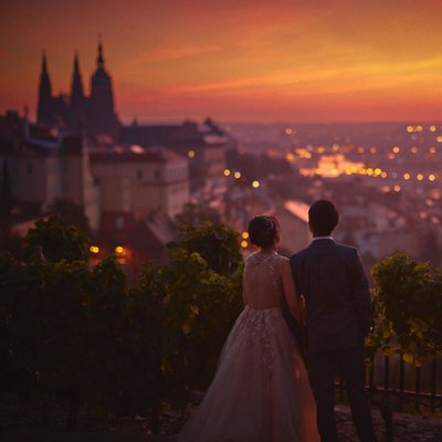 overlooking Prague sunrise pre wedding photo