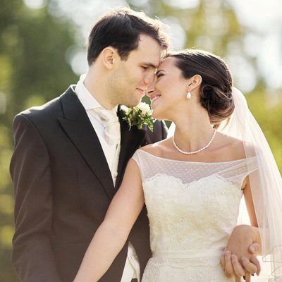 Natural light portrait of newlyweds Chateau Liblice