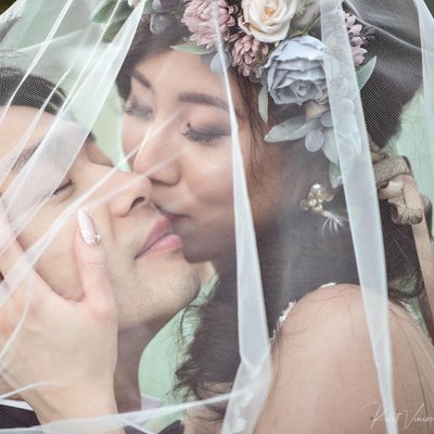 Bride gives a sexy kiss to her groom Vila Bled