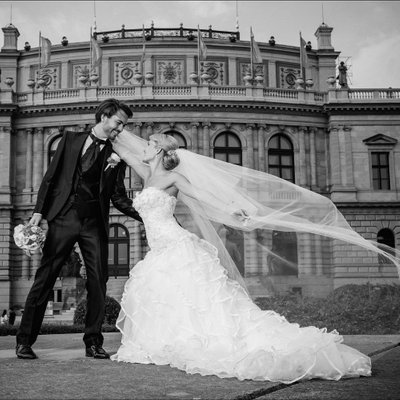 Sexy New Zealand bride & groom at Rudolfinum in Prague
