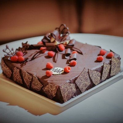 Chocolate wedding cake - Vila Richter