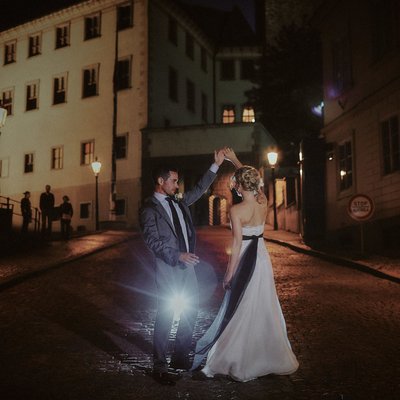 Romantic dance of the bride & groom at Prague Castle
