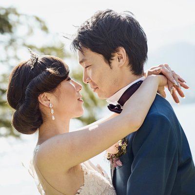 newlyweds in the summer sun