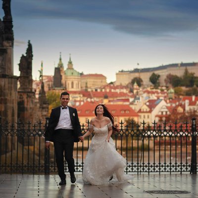 Prague elopement photos bride & groom near riverside