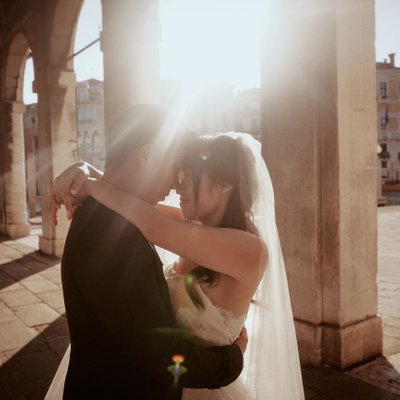 kissed by the sunlight Bride & Groom Venice