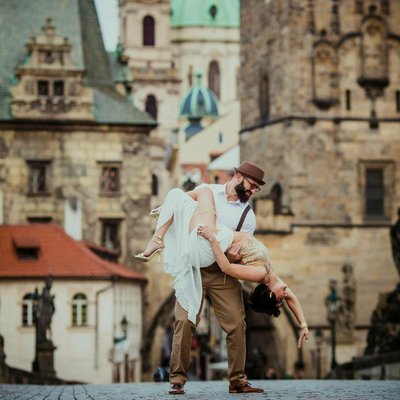 The best honeymoon portraits from Prague