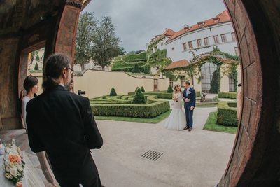 the arrival of the Bride & Groom To the ceremony