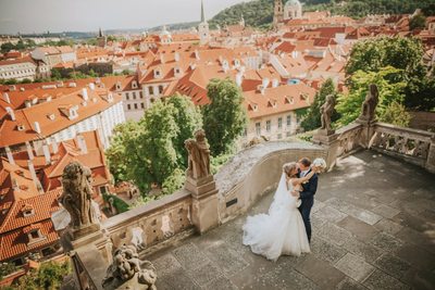 romantic embrace in Ledebour