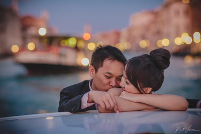 A private cruise in the canals of Venice - pre-weddings