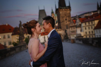 a smile for the newly engaged Charles Bridge proposal