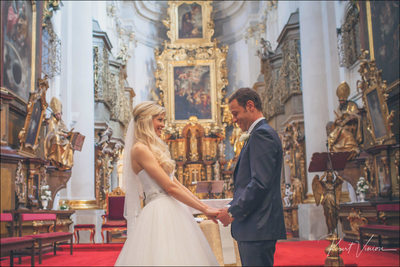 happy bride & groom moments