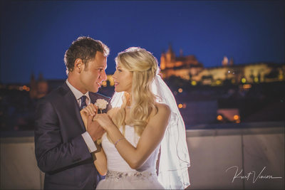 sexy bride & groom Four Seasons Hotel Prague 
