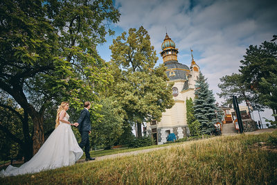 walking near Hanavsky Pavillon