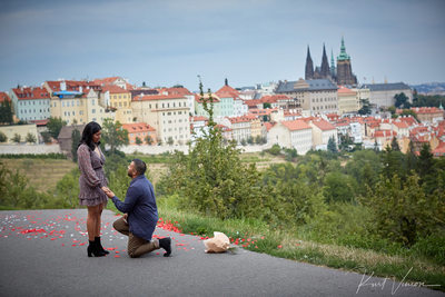 secret marriage proposal Prague I H&R I Prague Castle