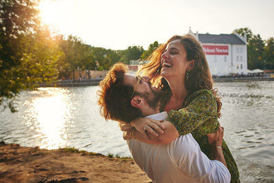 Authentic, emotional Engagements