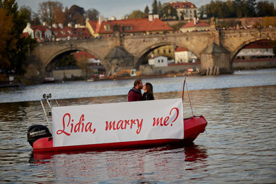  Riverside marriage proposal Prague Lidia & Hiram 4