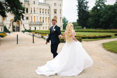 newlyweds dance 