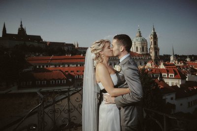 New Zealand newlyweds kiss atop Vrtba 