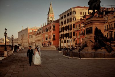 exploring near Victor Emmanuel II monument 