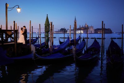 embracing near gondola at sunrise