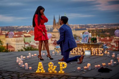 Romantic candlelit marriage proposals Prague