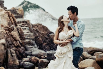 bride in Jenny Packham at Shek O Beach Hong Kong