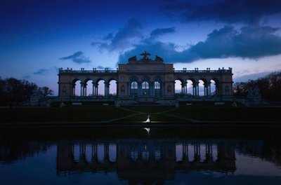 Lovers at the Gloriette in Vienna at sunset