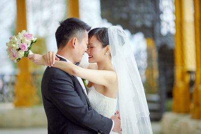 Gorgeous Hong Kong newlyweds at Castle Hluboka