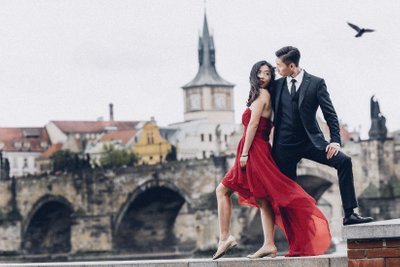 Sexy pre-wedding photography from Prague