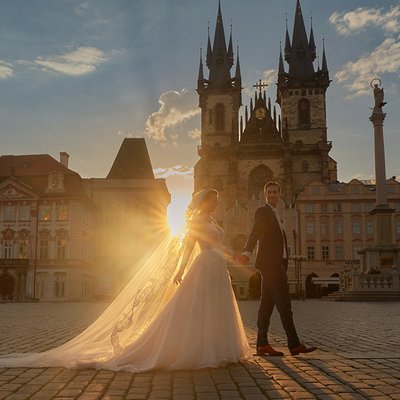 Prague bride & groom sunrise Old Town Square