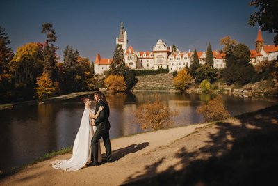 Bride in the Berta wedding gown at Pruhonice Castle