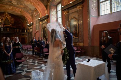 unveling bride Mirror Chapel