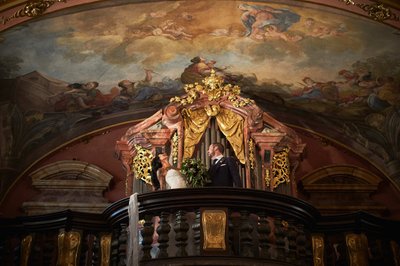 Happy Newlyweds Mirror Chapel organ