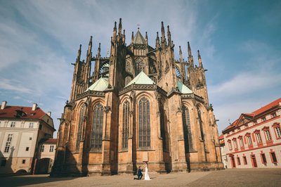 Kneeling before St. Vitus