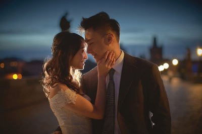 Tenderness atop Charles Bridge