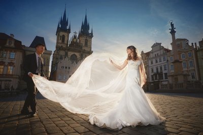 Flowing Veil in Old Town