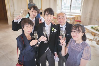 Groom Family champagne