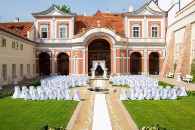 Prague Ledebour Garden Wedding Preparation 