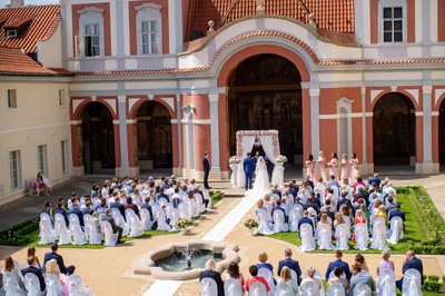 Luxury Wedding, Ledebour Garden Prague Photos