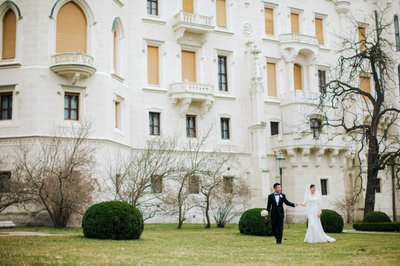 Hluboka Castle Hong Kong Newlyweds Love In Winter