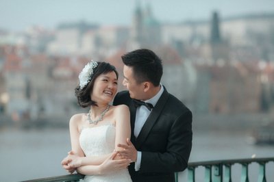 Elegant Hong Kong Newlyweds Riverside Prague