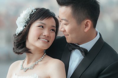 Stylish & Elegant Hong Kong Newlyweds in Prague 