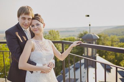 Newlyweds atop chateau