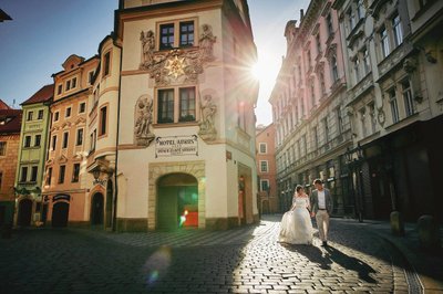 Sun Flare Romance: HK Couple in the Old Town