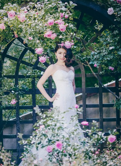 Gorgeous bride from Singapore at the Ledebour Garden