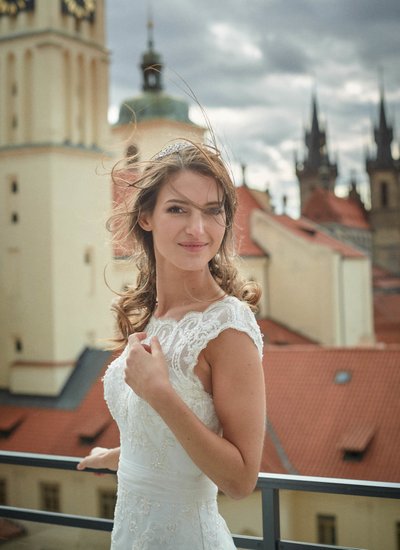 natural light bridal portraits from Prague's Od Town