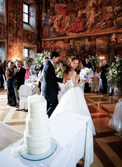 Bride & Cake - Troja Chateau Wedding