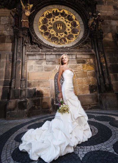 Bride from Texas under the Astronomical Clock Prague