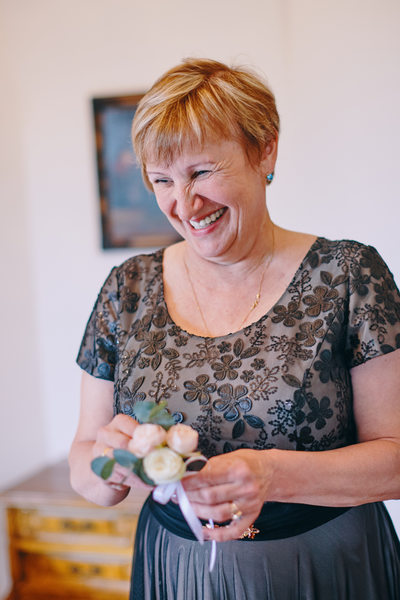 Groom's mother with boutonniere